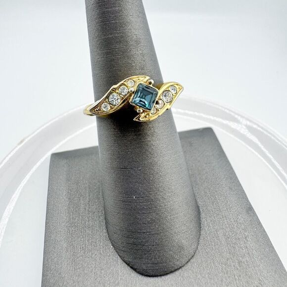 Vintage Blue Topaz Rhinestone Adjustable Ring Glamour Timeless Elegance Retro - Picture 1 of 7